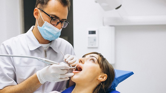 What’s the Difference Between a Dental Assistant vs. Dental Hygienist?