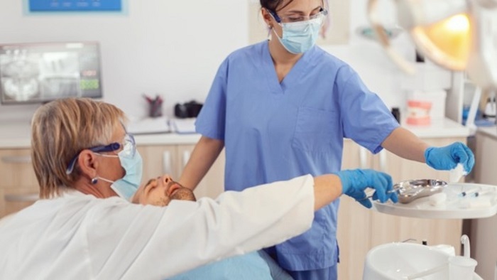 Dental Assisting Degree vs Certificate