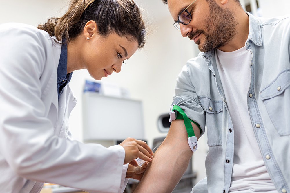 what is phlebotomist what they do and training